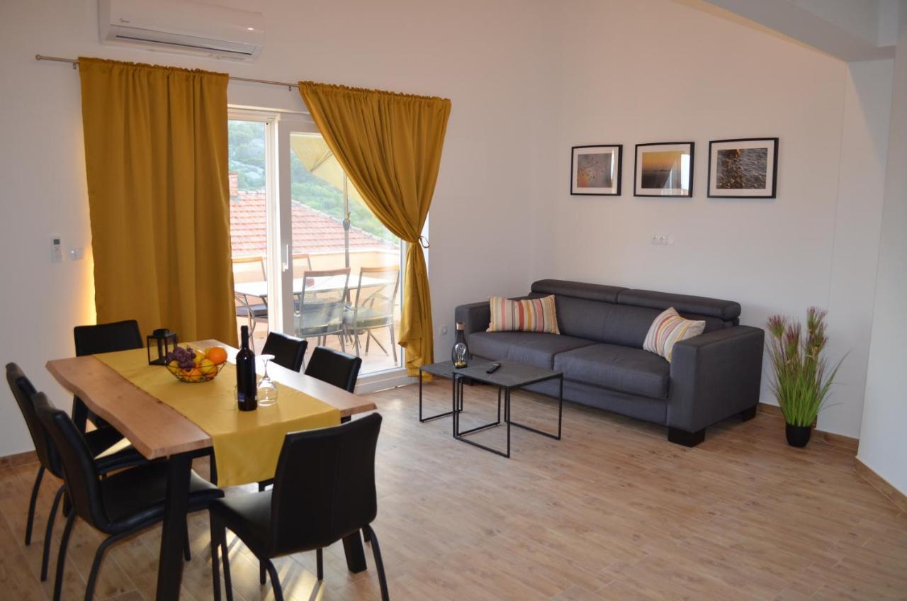 Apartmani V&V - New Apartments Murter Exterior photo